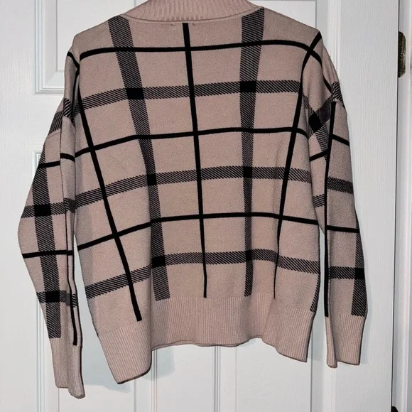 Tahari Sweater - Picture 3 of 4